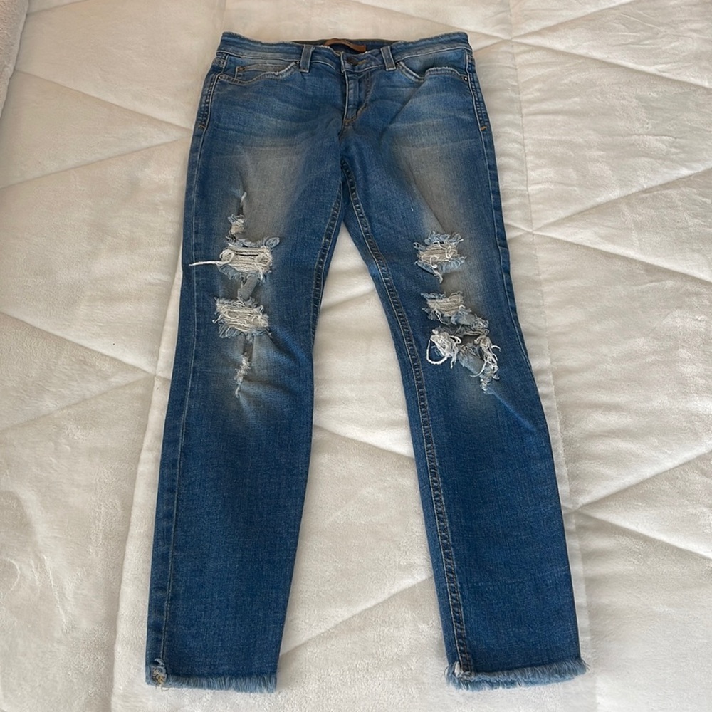 Joe’s “The Gretchen” ripped ankle jeans. Size 27.